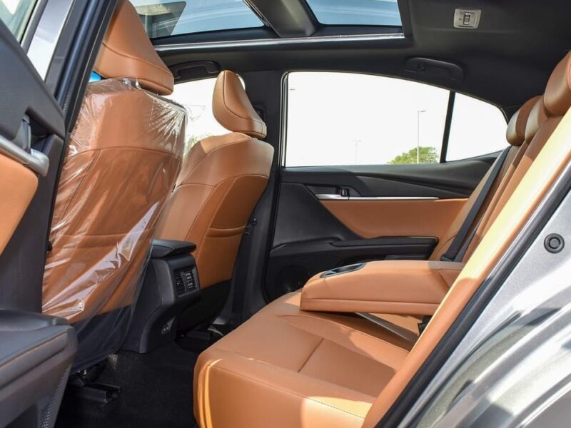2025 Toyota Camry Grande 2.5L In-line 4-cylinder Petrol Engine Grey Tan Sedan GCC Specs