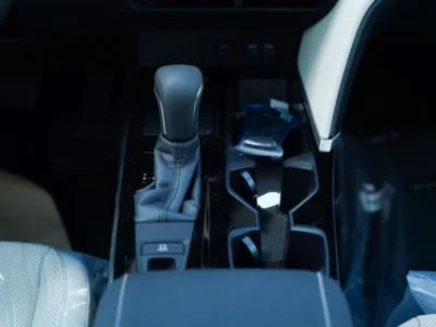 2026 Toyota Camry GLE 2.5-liter 4-cylinder Petrol Engine Black Beige Sedan GCC Specs