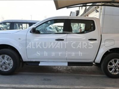 2023 Nissan Navara 2.5 Petrol LE 4x4 MT DC Plus 2.5L 4-cylinder petrol Engine White Black