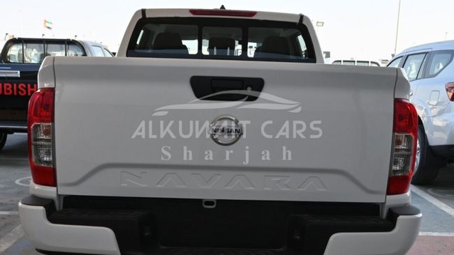 2023 Nissan Navara 2.5 Petrol LE 4x4 MT DC Plus 2.5L 4-cylinder petrol Engine White Black