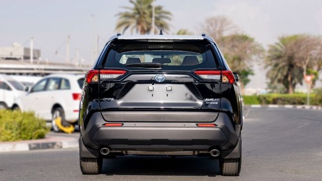 2024 Toyota RAV4 2.5 Litres 4 Cylinder Hybrid Engine Black Beige SUV Automatic