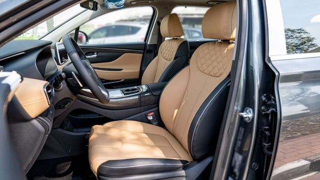 2023 Hyundai Santa Fe 2.5L MPI 4 Cylinder Petrol Engine Grey Tan SUV