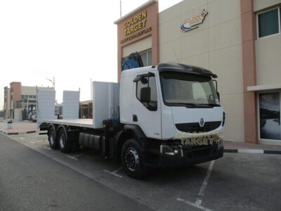 Renault KERAX 380 6x4 BONFIGLIOLI P15000M3 Crane 6 Cylinders Emgine White 2011