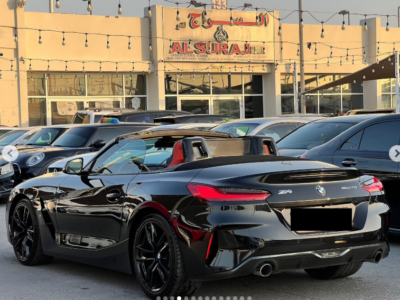 2019 BMW Z4 sDrive20i 2.0-liter turbocharged 4-cylinder Petrol Engine Blue Red Convertible