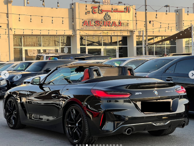 2019 BMW Z4 sDrive20i 2.0-liter turbocharged 4-cylinder Petrol Engine Blue Red Convertible