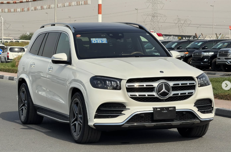 2022 Mercedes-Benz GLS 580 4MATIC 4.0-liter V8 twin-turbo Petrol Engine White Grey SUV
