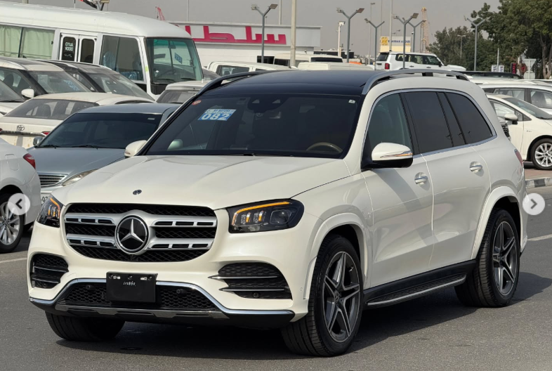 2022 Mercedes-Benz GLS 580 4MATIC 4.0-liter V8 twin-turbo Petrol Engine White Grey SUV
