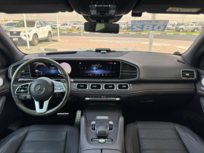 2022 Mercedes-Benz GLS 580 4MATIC 4.0-liter V8 twin-turbo Petrol Engine White Grey SUV