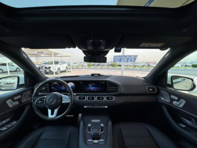 2022 Mercedes-Benz GLS 580 4MATIC 4.0-liter V8 twin-turbo Petrol Engine White Grey SUV