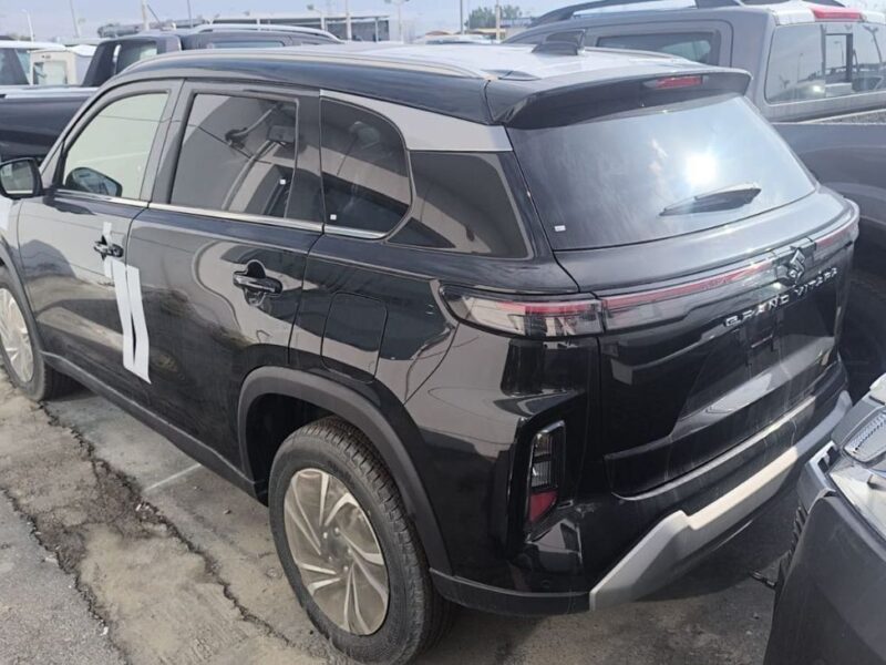 2026 Suzuki Grand Vitara GLX 1.5-litre 4-cylinder Petrol Engine Black SUV Automatic GCC