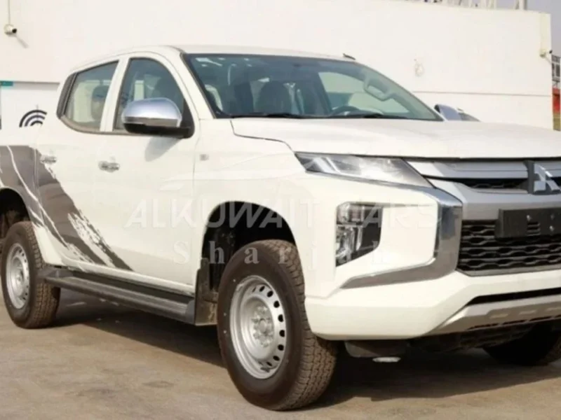 2023 Mitsubishi L200 2.4 Litres 4-Cylinder Diesel Engine White Grey Pickup Truck Manual