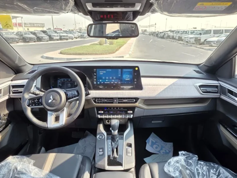 2025 Mitsubishi Xforce P-LINE BLACK EDITION 1.5 Litres 4-cylinder Petrol Engine White Black SUV