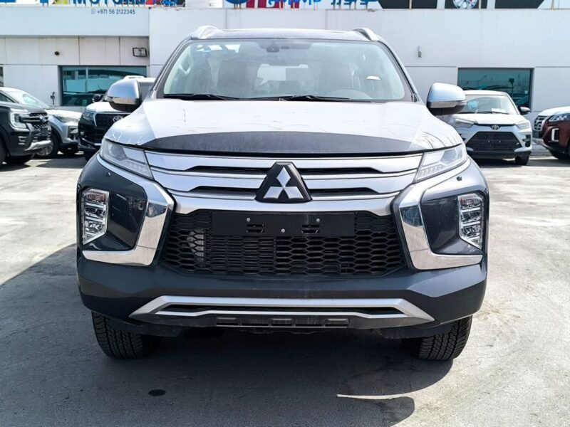 2023 Mitsubishi Pajero Sport 2.5 Litres Diesel Turbocharged Engine Grey Black SUV GCC Specs