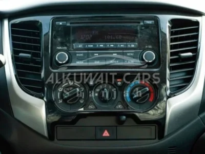 2023 Mitsubishi L200 2.4 Litres 4-Cylinder Diesel Engine White Grey Pickup Truck Manual