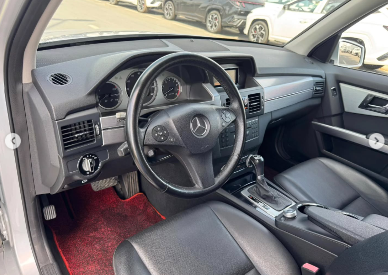 2010 Mercedes-Benz GLK 350 3.5 Litres V6 Petrol Engine Silver Black SUV Automatic AWD