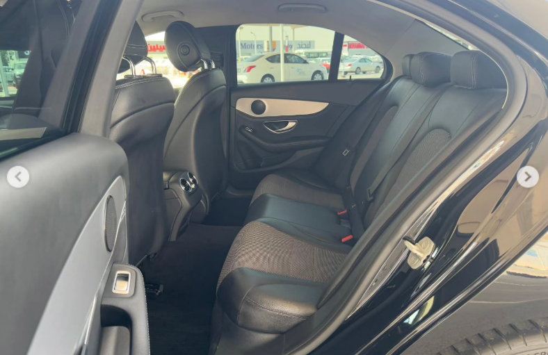 2016 Mercedes-Benz C250 2.0 Litres Inline-4 Cylinder Petrol Engine Black Sedan NEAT AND CLEAN CAR