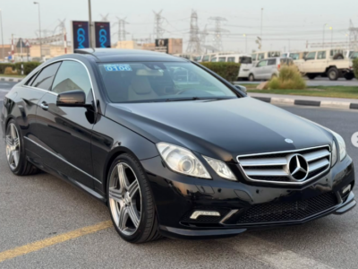2011 Mercedes-Benz E550 5.5-liter Naturally Aspirated V8 Petrol Engine Black Beige Coupe