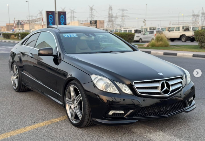 2011 Mercedes-Benz E550 5.5-liter Naturally Aspirated V8 Petrol Engine Black Beige Coupe