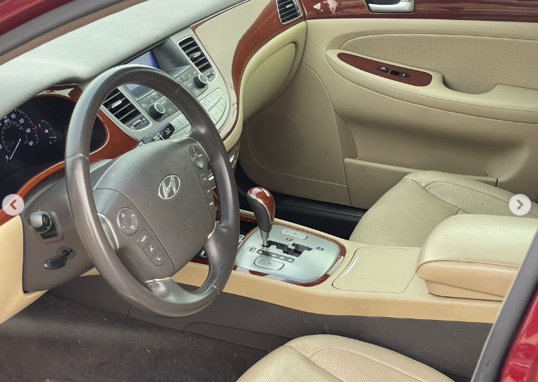 2013 Hyundai Genesis 3.8-liter V6 Petrol Engine Maroon Beige Sedan American Specs RWD