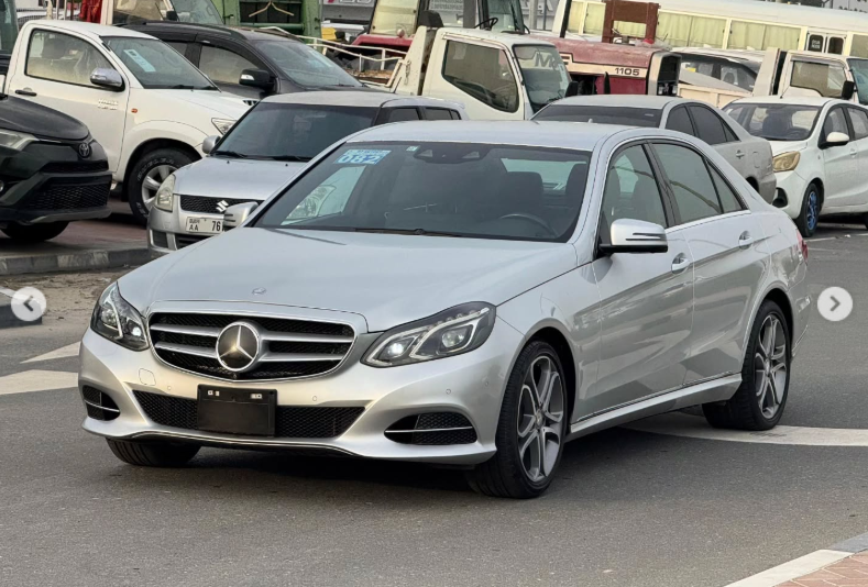 2014 Mercedes-Benz E400 3.5 Liters V6 Hybrid Engine Silver Black Luxury Sedan Automatic RWD