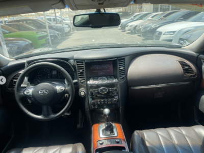 2014 Infiniti QX70 3.7 Litres V6 Petrol Engine Black Brown Luxury SUV Automatic GCC Specs