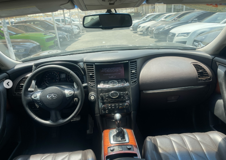 2014 Infiniti QX70 3.7 Litres V6 Petrol Engine Black Brown Luxury SUV Automatic GCC Specs