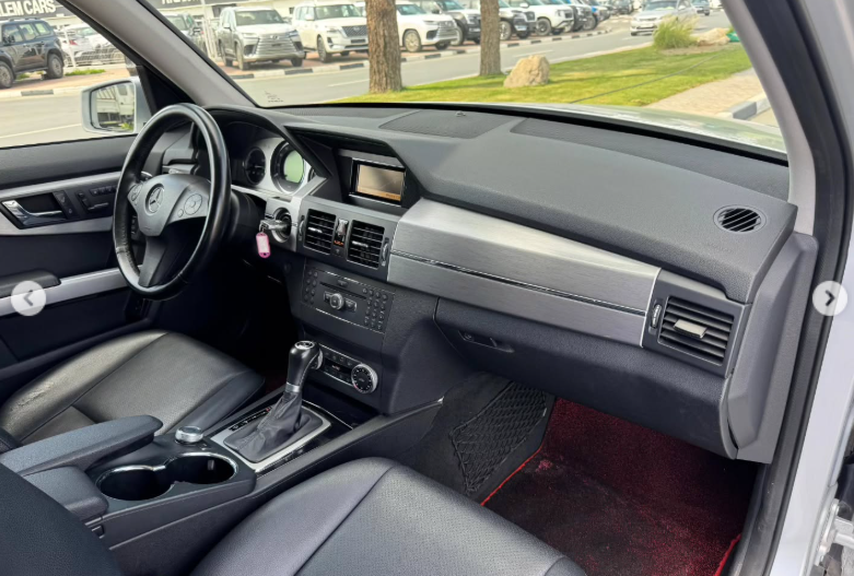 2010 Mercedes-Benz GLK 350 3.5 Litres V6 Petrol Engine Silver Black SUV Automatic AWD