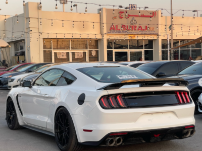 2016 Ford Mustang GT 5.0 Litres V8 Petrol Engine White Red Coupe RWD Automatic