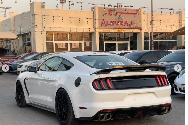 2016 Ford Mustang GT 5.0 Litres V8 Petrol Engine White Red Coupe RWD Automatic