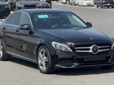 2016 Mercedes-Benz C250 2.0 Litres Inline-4 Cylinder Petrol Engine Black Sedan NEAT AND CLEAN CAR