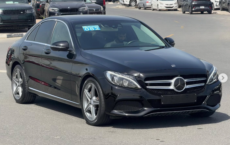 2016 Mercedes-Benz C250 2.0 Litres Inline-4 Cylinder Petrol Engine Black Sedan NEAT AND CLEAN CAR