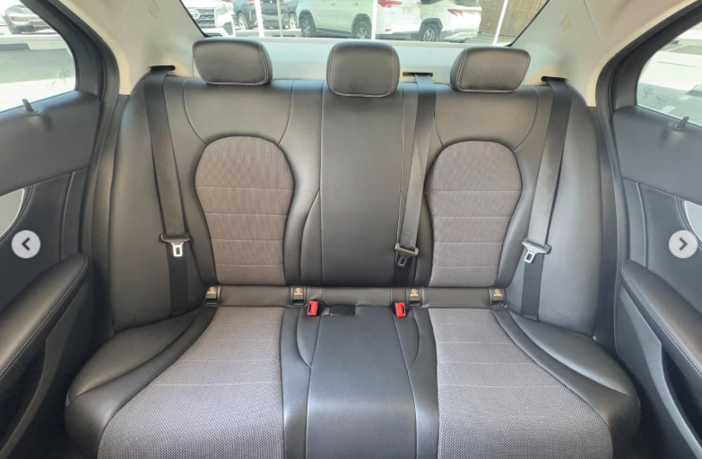 2016 Mercedes-Benz C250 2.0 Litres Inline-4 Cylinder Petrol Engine Black Sedan NEAT AND CLEAN CAR