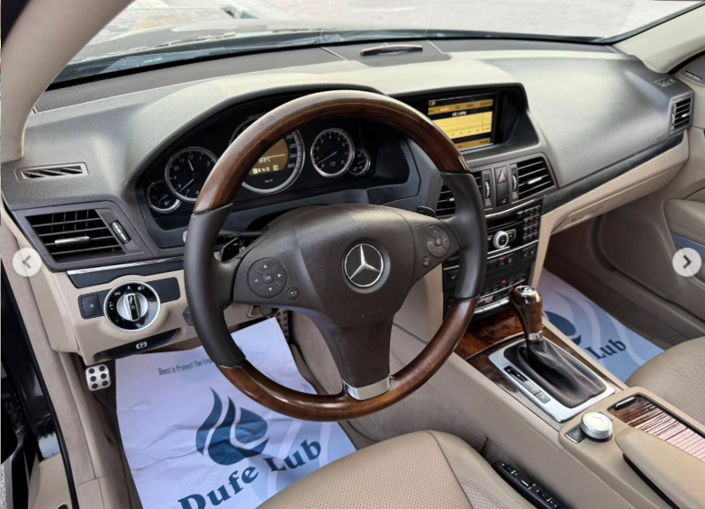 2011 Mercedes-Benz E550 5.5-liter Naturally Aspirated V8 Petrol Engine Black Beige Coupe