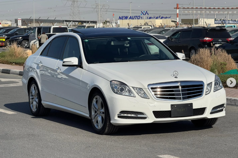 2013 Mercedes-Benz E350 3.5 Litres V6 Naturally Aspirated Petrol Engine White Grey Sedan RWD