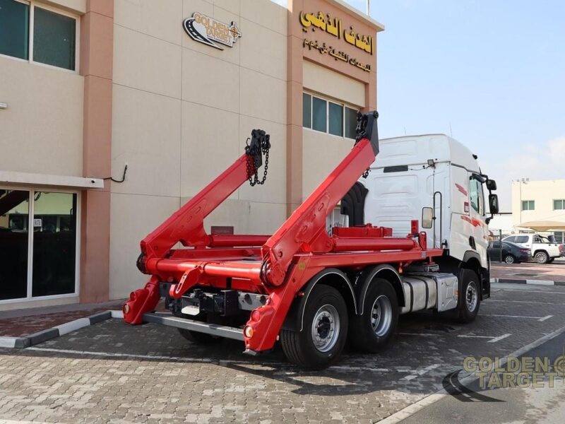 2016 RENAULT 480 6x2 Skip Loader 6 Cylinder Diesel Engine Automatic White Red