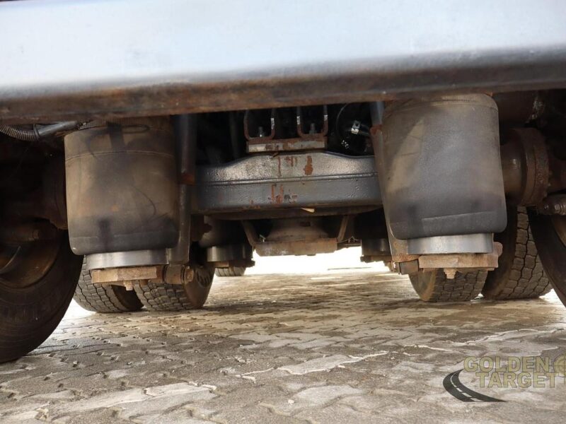 2016 RENAULT 480 6x2 Skip Loader 6 Cylinder Diesel Engine Automatic White Red