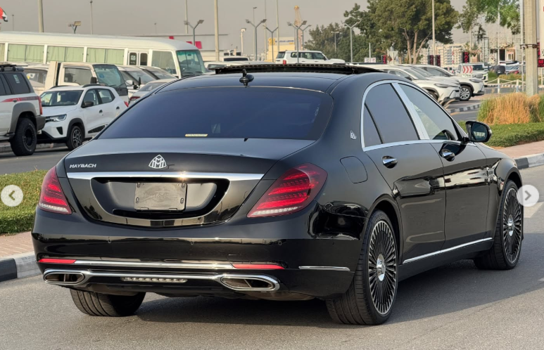 2014 Mercedes-Benz S 550 4.7 Liters V8 Twin-Turbocharged Petrol Engine Black Luxury Sedan RWD