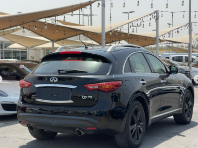 2014 Infiniti QX70 3.7 Litres V6 Petrol Engine Black Brown Luxury SUV Automatic GCC Specs