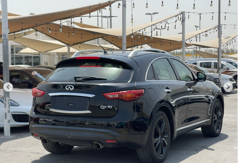 2014 Infiniti QX70 3.7 Litres V6 Petrol Engine Black Brown Luxury SUV Automatic GCC Specs