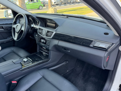 2013 Mercedes-Benz E350 3.5 Litres V6 Naturally Aspirated Petrol Engine White Grey Sedan RWD