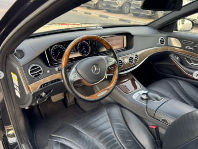 2014 Mercedes-Benz S 550 4.7 Liters V8 Twin-Turbocharged Petrol Engine Black Luxury Sedan RWD