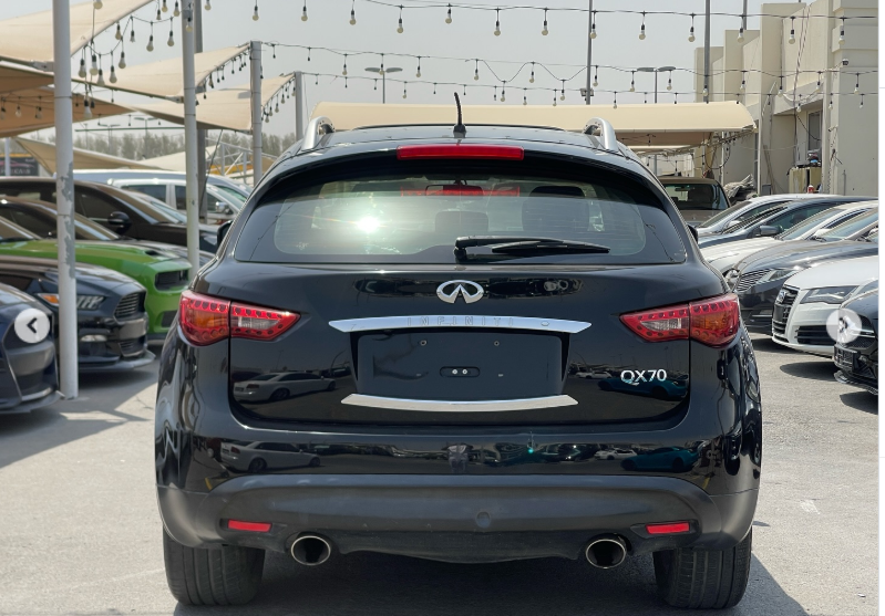 2014 Infiniti QX70 3.7 Litres V6 Petrol Engine Black Brown Luxury SUV Automatic GCC Specs