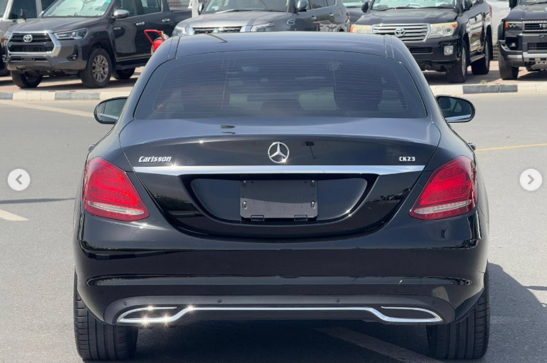 2016 Mercedes-Benz C250 2.0 Litres Inline-4 Cylinder Petrol Engine Black Sedan NEAT AND CLEAN CAR