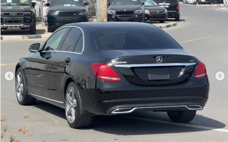 2016 Mercedes-Benz C250 2.0 Litres Inline-4 Cylinder Petrol Engine Black Sedan NEAT AND CLEAN CAR