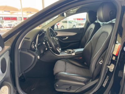 2016 Mercedes-Benz C250 2.0 Litres Inline-4 Cylinder Petrol Engine Black Sedan NEAT AND CLEAN CAR