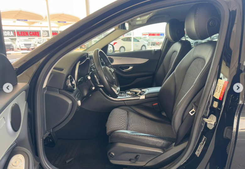 2016 Mercedes-Benz C250 2.0 Litres Inline-4 Cylinder Petrol Engine Black Sedan NEAT AND CLEAN CAR