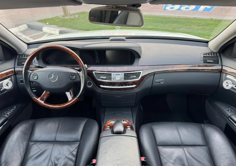 2007 Mercedes-Benz S 550 5.5-liter V8 Petrol Engine Wite Black Luxury Sedan Automatic