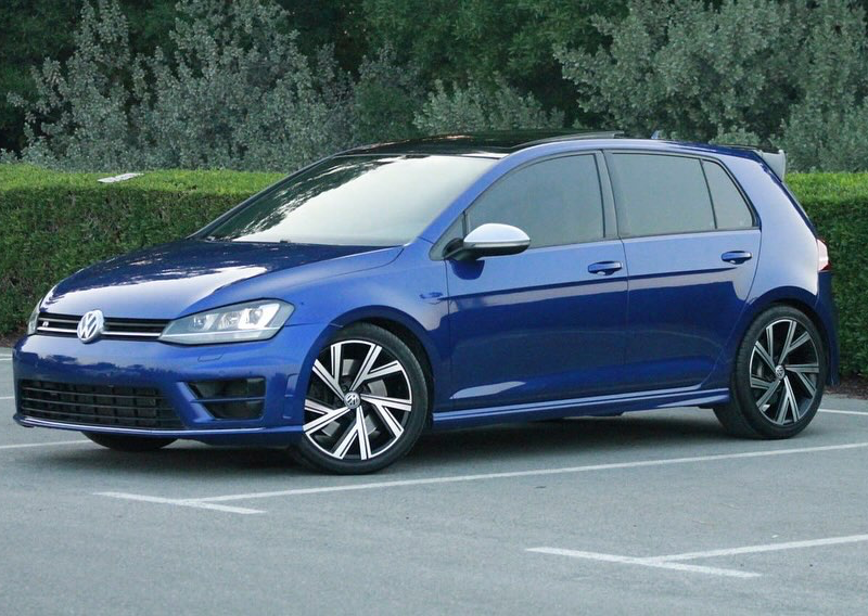 2016 Volkswagen Golf R 2.0-liter turbocharged 4 Cylinder Petrol Engine Blue Black Hatchback