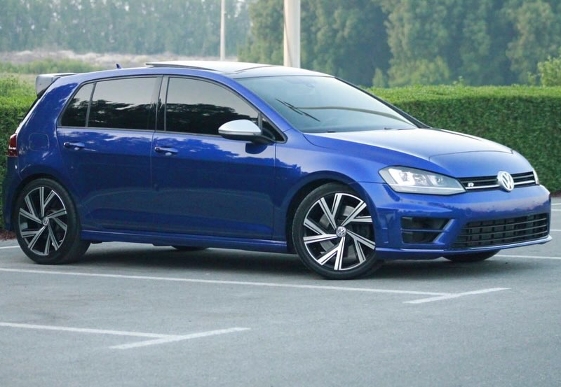 2016 Volkswagen Golf R 2.0-liter turbocharged 4 Cylinder Petrol Engine Blue Black Hatchback