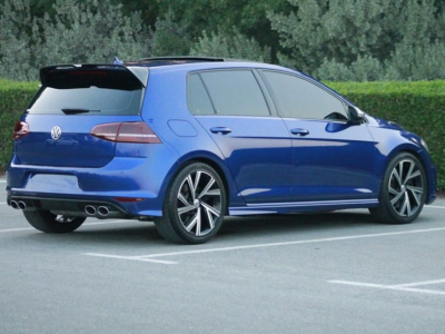 2016 Volkswagen Golf R 2.0-liter turbocharged 4 Cylinder Petrol Engine Blue Black Hatchback